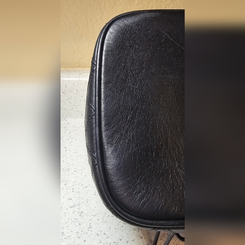 Vintage CHANEL CC Vanity Bag - Picture 6 of 16